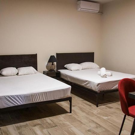 Esduma Iguanas Hotel Playa Del Carmen Ngoại thất bức ảnh
