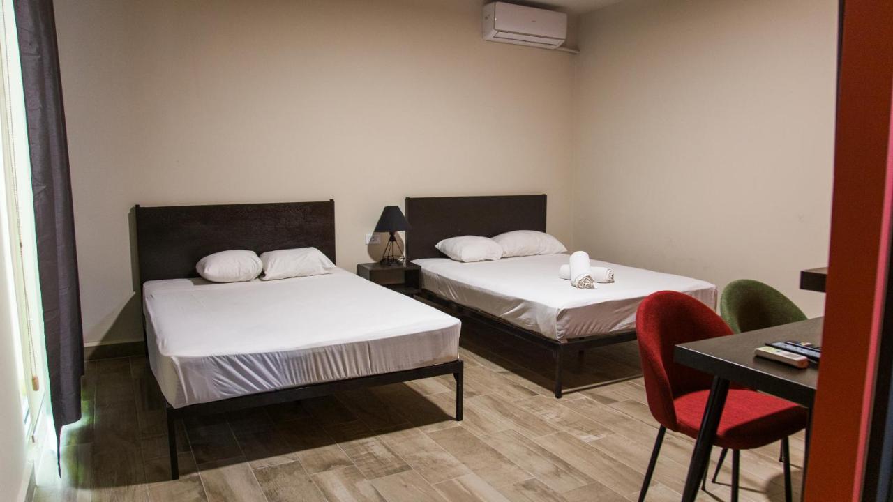 Esduma Iguanas Hotel Playa Del Carmen Ngoại thất bức ảnh