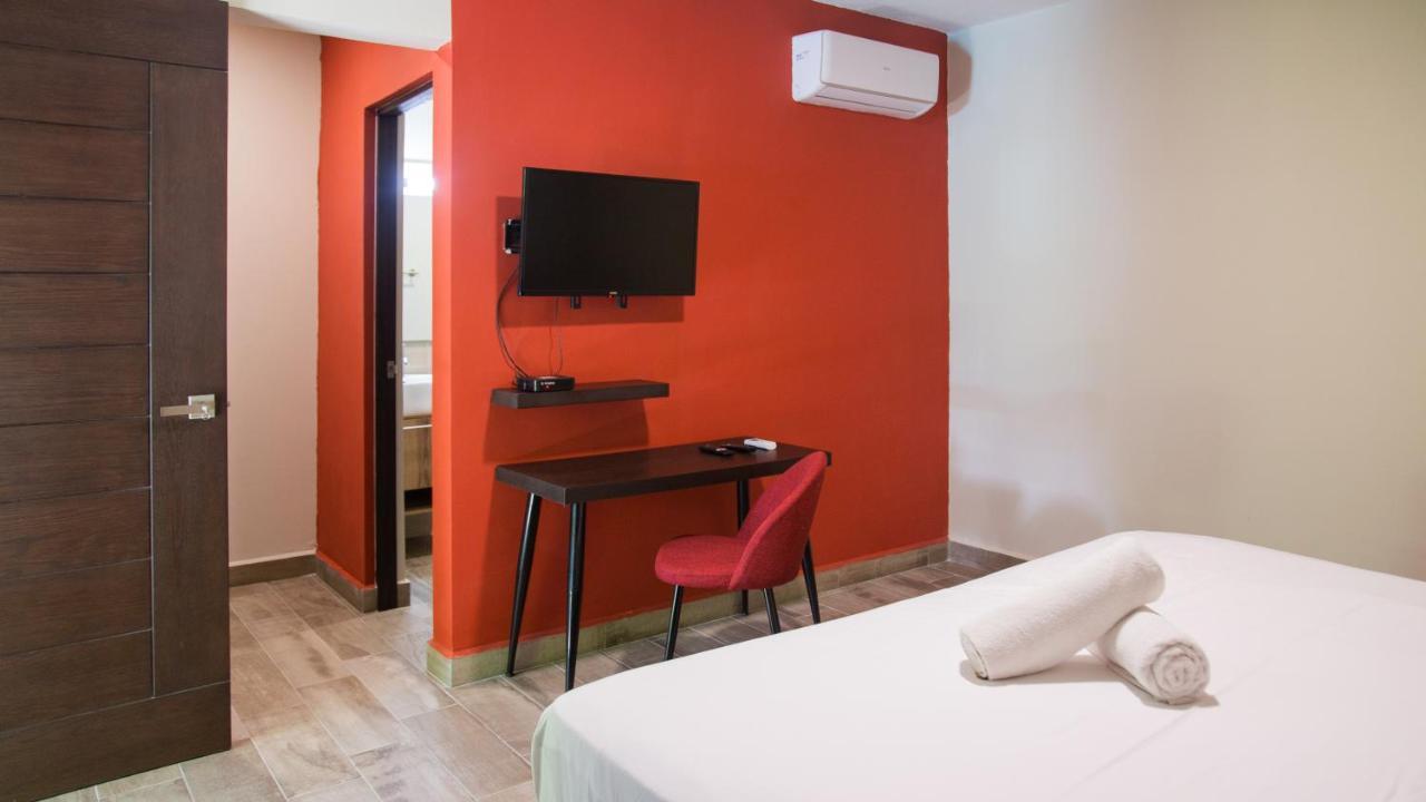 Esduma Iguanas Hotel Playa Del Carmen Ngoại thất bức ảnh