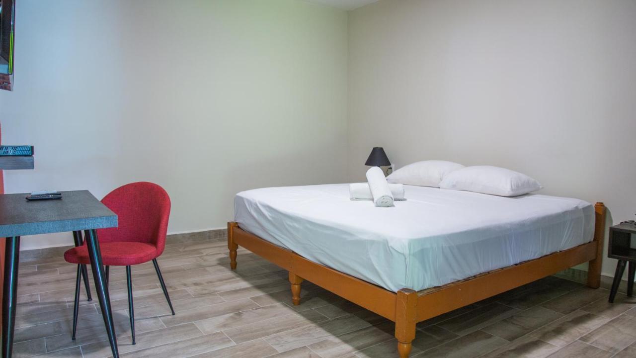 Esduma Iguanas Hotel Playa Del Carmen Ngoại thất bức ảnh